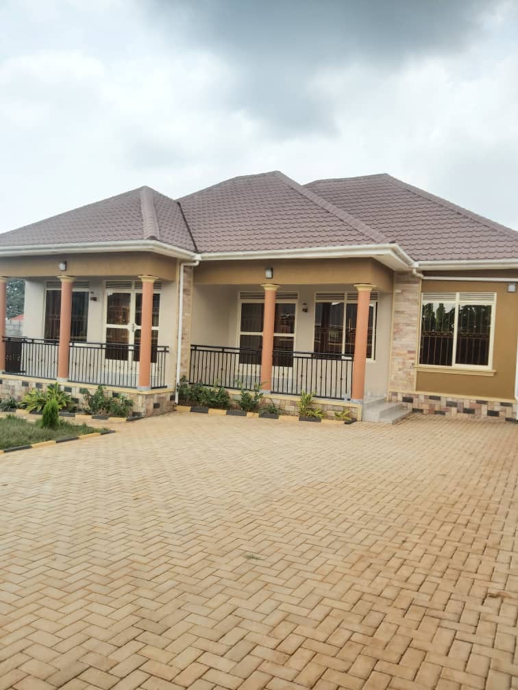 3 Bedrooms House For Sale In Namulanda Entebbe Rd At 450m - Uganda ...