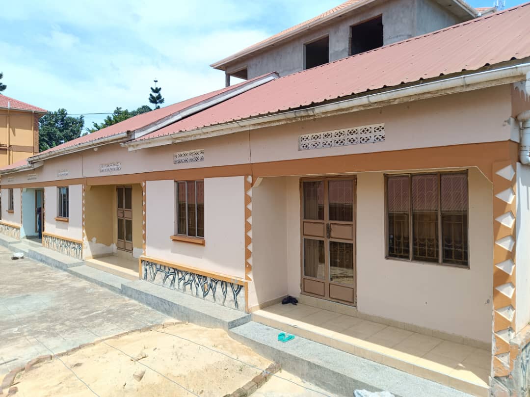 3 Rental Units For Sale In Seeta Kigunga 1.5m Monthy At 125m - Uganda 