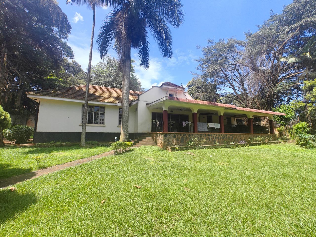 4 Bedrooms House For Sale In Kololo 50 Decimals At $1.4m - Uganda ...