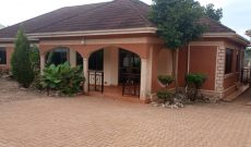 6 bedroom house for sale in Mukono on 100x100ft at 260m