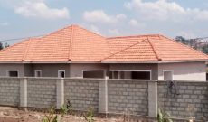 4 bedroom house for sale in Kisaasi 550m