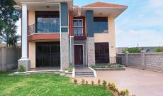 4 bedrooms house for sale in Kisaasi 980m