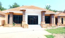 3 bedrooms house for sale in Kisaasi at 350m