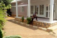 3 bedrooms house for sale in Makindye at 350m