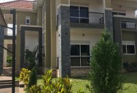 4 Bedrooms House For Sale In Kitende Entebbe Rd 23 Decimals At 1.2 Bn Shillings