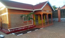 3 Bedrooms House For Sale In Namungoona 70x110ft At 350m