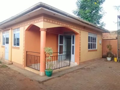 3 Bedrooms House For Sale In Kyanja Kungu 7 Decimals At 180m