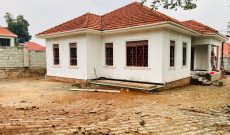 4 Bedrooms House For Sale In Bwebajja Entebbe Road 15 Decimals At 350m