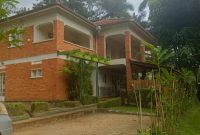 4 Bedrooms Lake View House For Sale In Luzira Kampala On 52 Decimals Of Land At $1.2m