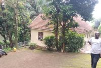 3 Bedrooms House For Sale In Makindye Kizungu On 30 Decimals At 650m