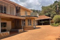 5 Bedrooms Luxurious House For Rent In Mbuya Hill 0.8 Acres At $3,600 Monthly