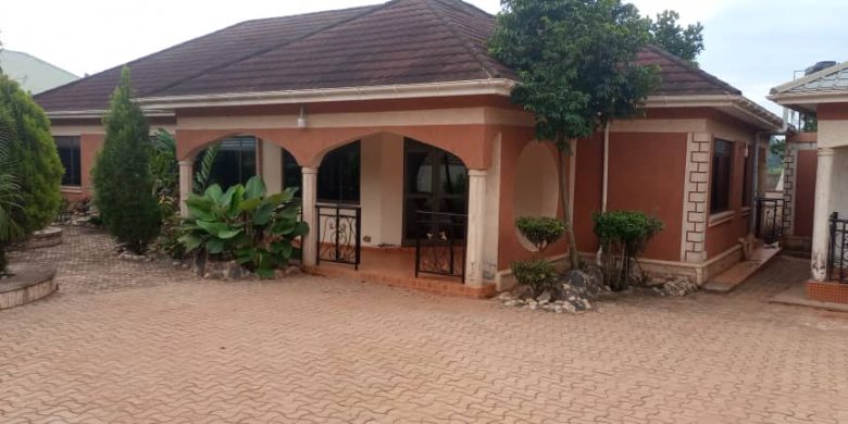 6 bedroom house for sale in Mukono on 100x100ft at 260m