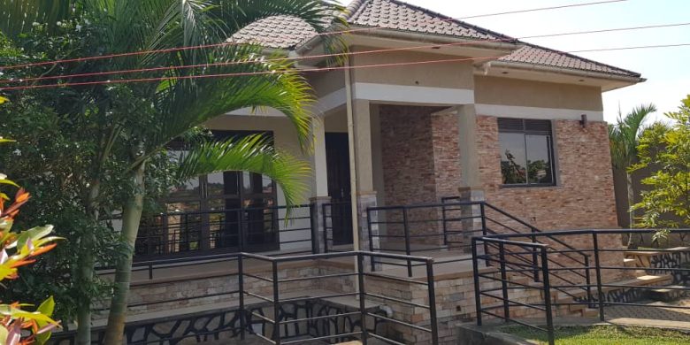 3 bedroom house for sale in Kitende 13 decimals at 290m