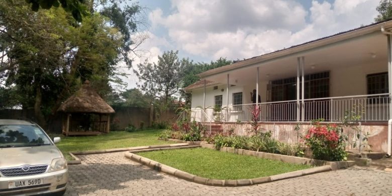 4 bedroom house for sale in Muyenga 40 decimals at 500,000 USD