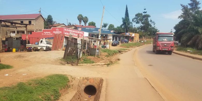 Half acre commercial land on Kireka Kyaliwajjala road at 1.5 billion shillings