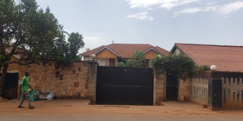 2 maisonette houses for sale in Muyenga Kampala 850m