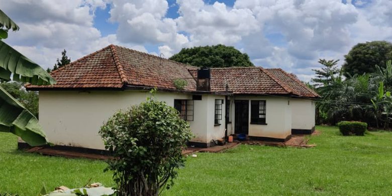 1 acre property for sale in Jinja city $350,000