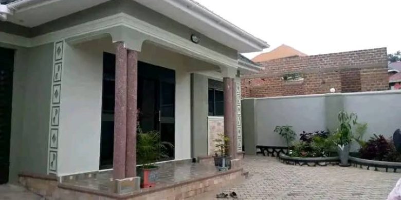 3 bedrooms house for sale in Nansana Yesu Amala at 130m