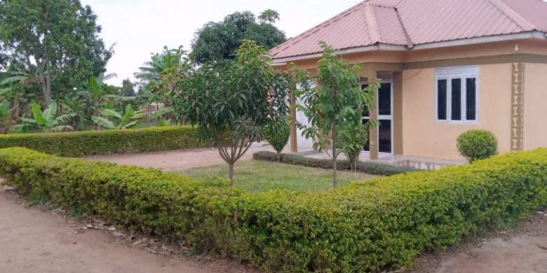 3 bedrooms house for sale in Gayaza Kiwenda 50x100ft at 70m