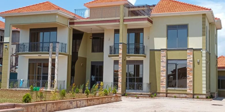 5 Bedrooms house for sale in Akright at 600,000 USD