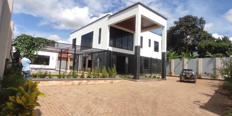 5 bedrooms house for sale in Kyanja with swiming pool at 1.3 billion shillings