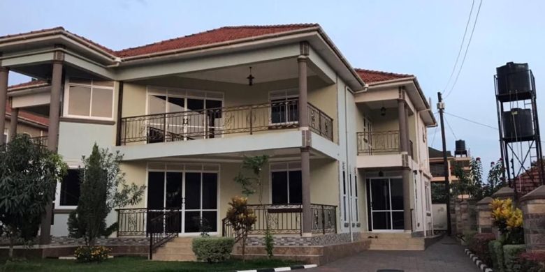 6 bedrooms house for sale in Munyonyo at $400,000