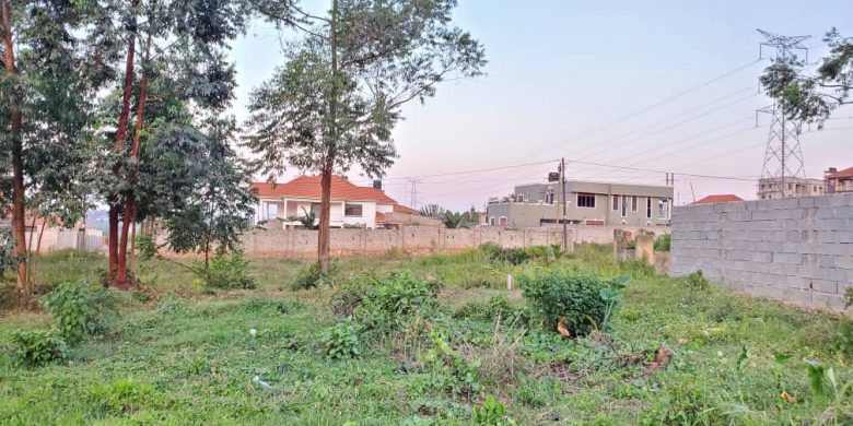 23 decimals plot of land for sale in Kyanja at 180m