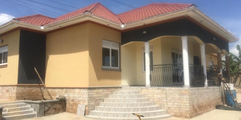 4 bedrooms house for sale in Kyanja 22 decimals at 500m