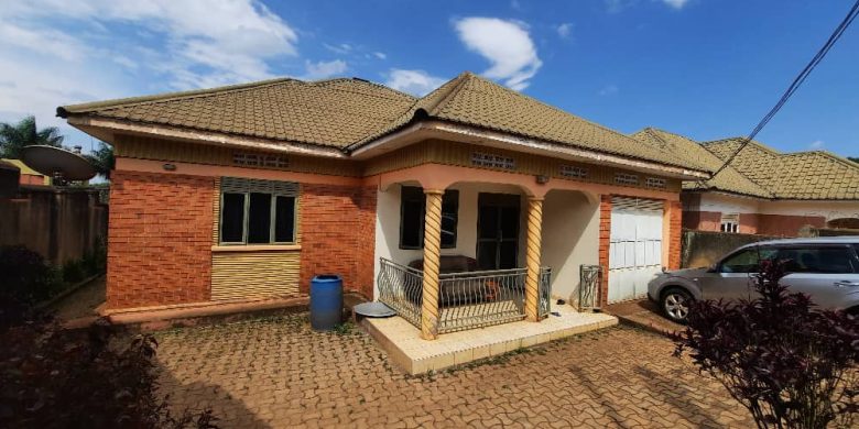 3 bedrooms house for sale in Kyaliwajjala Nabwojjo at 295m shillings