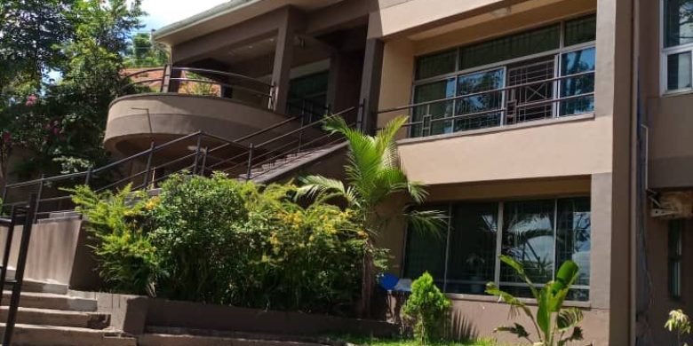 6 bedrooms house for sale in Kololo with swimming pool at 1.3m USD