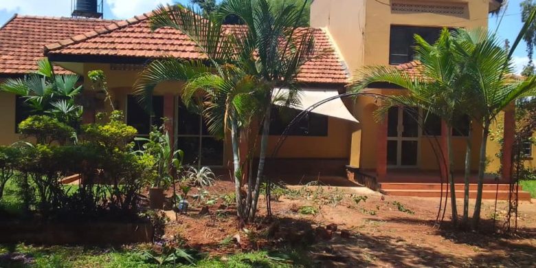 4 bedrooms house for rent in Kiwafu Muyenga at 1,500 USD