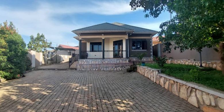 A house on sale in Namugongo of 4 bedrooms 330m