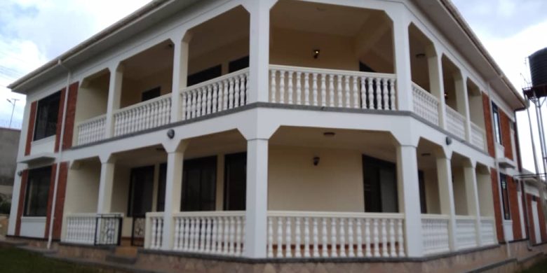 5 Bedrooms House For Rent In Naguru At $3,700 Per Month