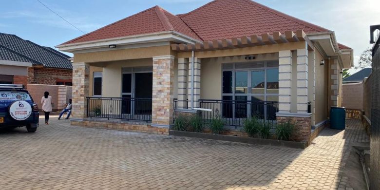 5 Bedrooms House For Sale In Gayaza Kabubu 15 Decimals At 230m