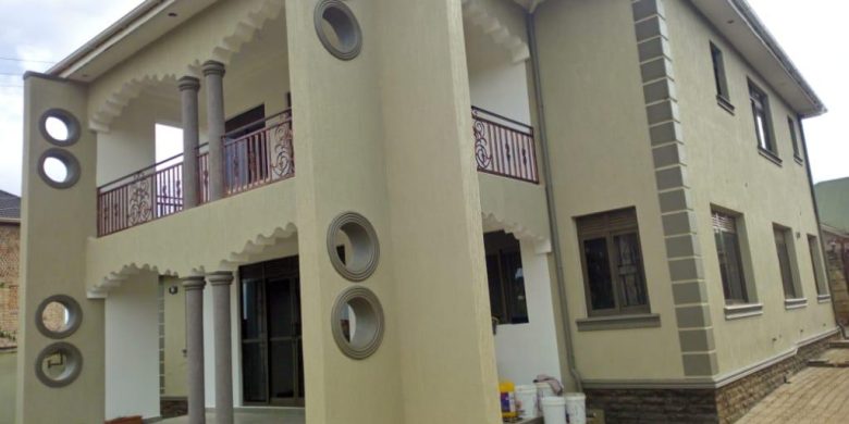 6 Bedrooms House For Sale In Bweya Kajjansi 14 Decimals On Entebbe Rd At 400m