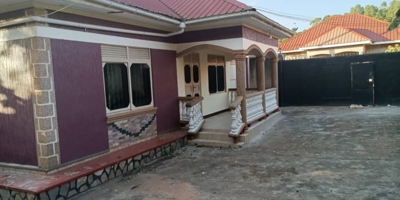 2 Bedrooms House For Sale In Kisubi Kawuku Entebbe 50x80ft At 170m