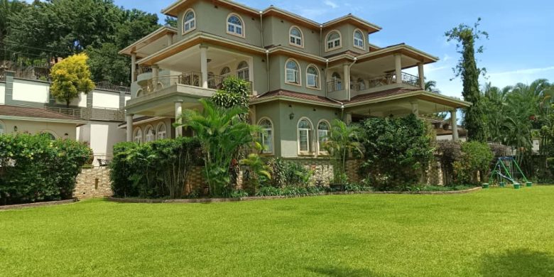 7 Bedrooms House With Swimming Pool For Sale In Mbuya On 75 Decimals At $2m