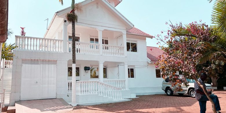 5 Bedrooms Lake View Mansion On Half Acre Freehold Land At 2.5 Billion Shillings