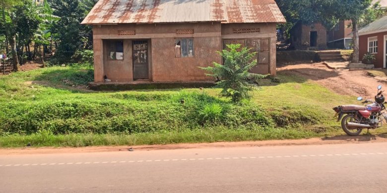 20 Decimals Commercial Land For Sale In Buloba Mityana Road At 420m