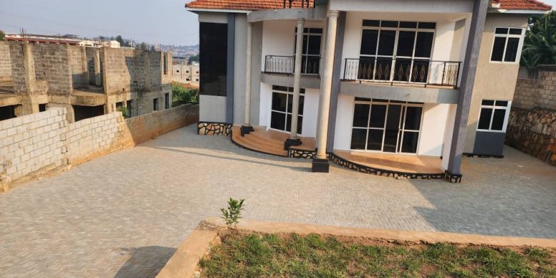 4 Bedrooms House For Rent In Kyambogo Kampala 1,100 USD Per Month