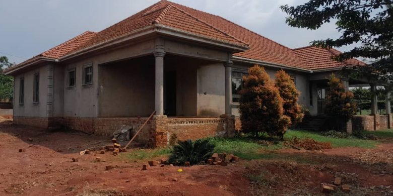 4 Bedrooms House For Sale In Nakwero On Half Acre At 500m