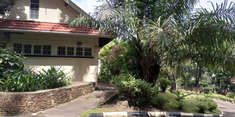 5 Bedrooms House For Rent In Kololo On 1 Acre At $4,000 Monthly