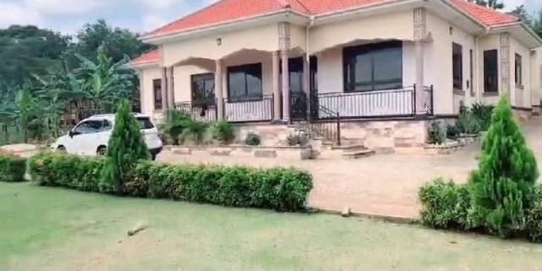 4 Bedrooms Country Home For Sale In Gayaza Dundu 50 Decimals At 650m