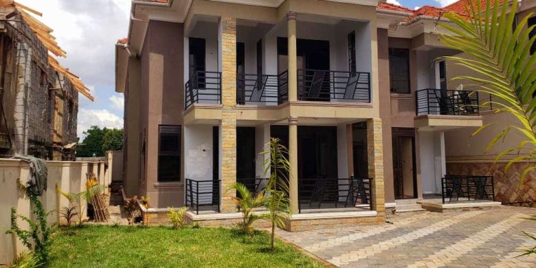 8 Bedrooms House For Sale In Kyanja Komamboga 20 Decimals At 1.1 Billion Shillings