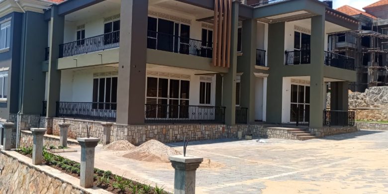 6 Bedrooms Lake View House For Sale In Munyonyo 33 Decimals At $800,000