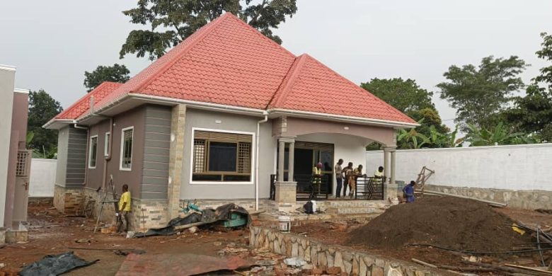 4 Bedrooms House For Sale In Gayaza On 100x100ft At 330m Shillings