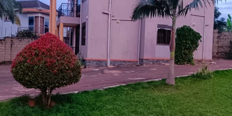 4 bedrooms house for sale in Kitende