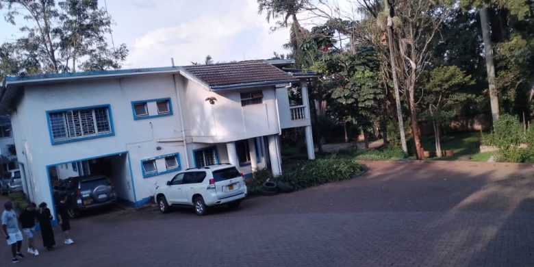 7 Bedrooms Mansion For Rent In Kololo With Swimming Pool At $5000 Monthly