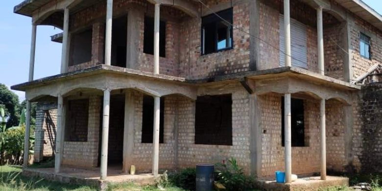 5 Bedrooms Shell House For Sale In Garuga Entebbe Road 100x100ft At 200m