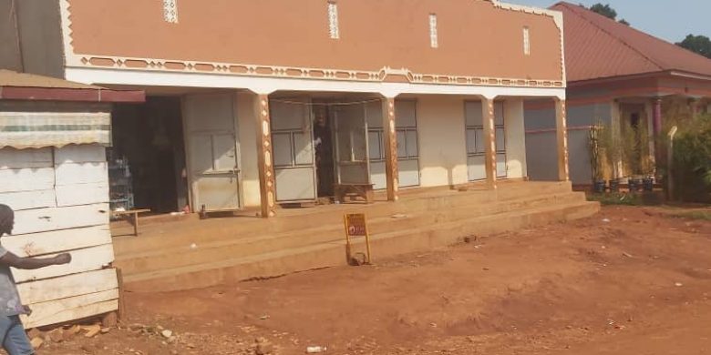 7 Rental Units For Sale In Kajjansi Nakigalala 1.5m Making Monthly 15 Decimals 160m